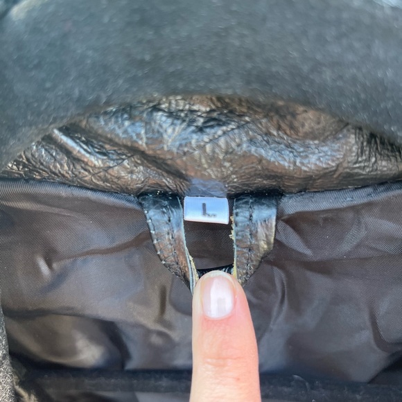 Leather Motorcycle Vest - Picture 3 of 8